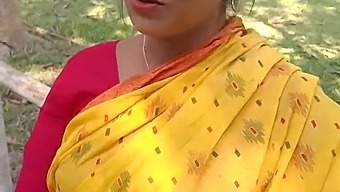 Desi Hot Housewife Shari Bhabhi In A Bangladeshi Sex Story